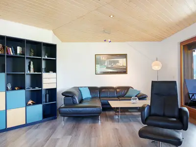 Photo, INSIDE, OUTSIDE