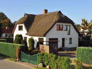 19564281-Ferienwohnung-2-Altefähr auf Rügen-300x225-1