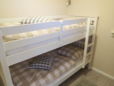 2. Schlafzimmer mit Etagenbett 180x90