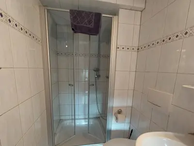 Dusche Nr 7, Feldblick