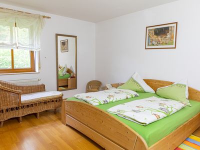 Elternschlafzimmer gerne auch mit Babybett