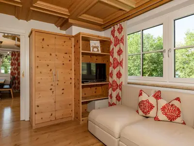 Sofa, TV, Kasten