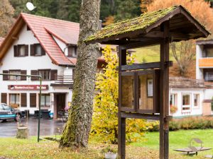 22023359-Ferienwohnung-4-Altensteig-300x225-1