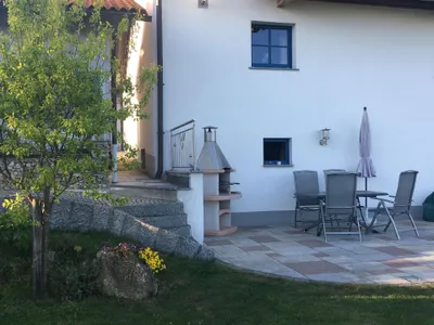 Terrasse. Terrasse mit Grill zur Mitbenutzung