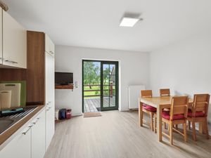 23743053-Ferienwohnung-4-Am Salzhaff-300x225-4