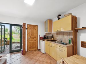 23743056-Ferienwohnung-4-Am Salzhaff-300x225-3