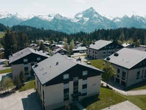 Apartmentgebäude von Aussen mit Aussicht