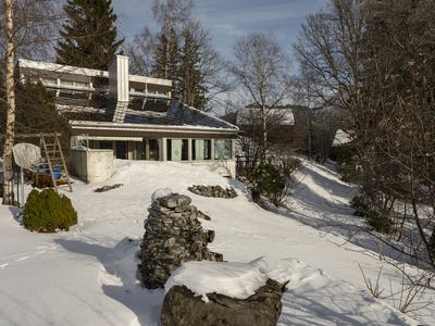 Das Haus ist wunderbar beim Aussichtspunkt Chapf gelegen.