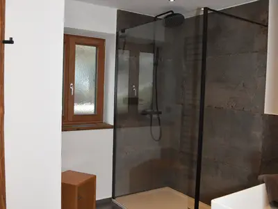 Bad zu Schlafzimmer 2 u 3