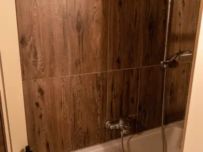 Sitzbadewanne mit Duschkmbination