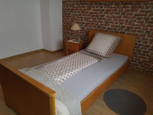 23921807-Ferienwohnung-4-Amöneburg-300x225-5