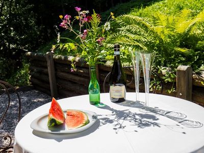 Terrasse lädt zum schlemmen und verweilen ein