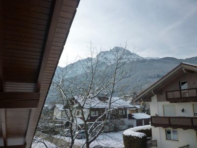 Vom Balkon Ihrer Ferienwohnung erwartet sie der Blick in die einzigartige Bergwelt der Berchtesgadener Alpen