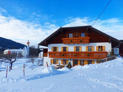 Balkon im ersten Stock mit ebenerdigem Eingang