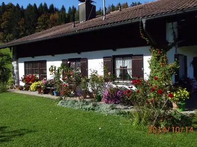 Gepflegt und geräumig stellt sich das Haus Wimmer vor
