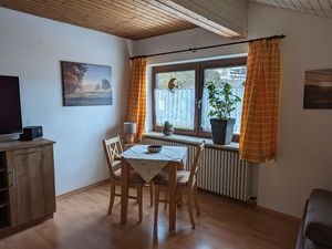 23925323-Ferienwohnung-2-Anger-300x225-3