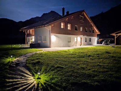 Staufen-Chalet Hochreit bei Nacht