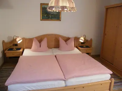 Schlafzimmer 1