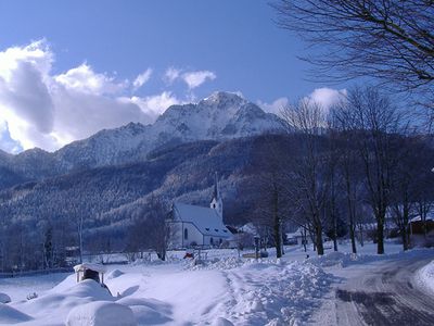 Jakobuskirche Aufham mit Hochstaufen