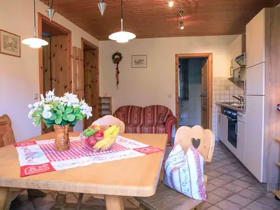 Auf der gemütlichen Essecke lässt es sich prima aushalten