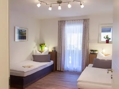 Das separate Schlafzimmer bietet Platz und Gemütlichkeit für schöne Träume!