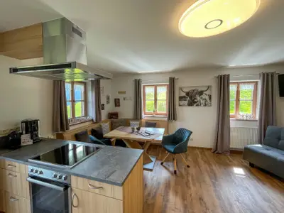 Ferienwohnung Nr. 2 - Wohnbereich mit Küchenzeile
