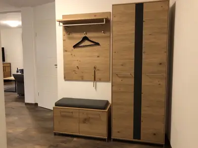In der Garderobe findet alles seinen Platz