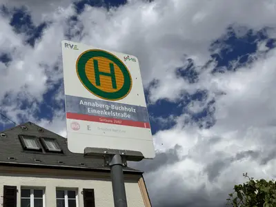Bus hält 1 min entfernt