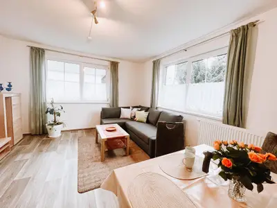 F3CF0626-5AA1-41F6-9533-E86E844084B5