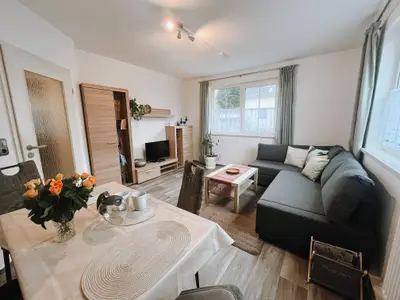 FA3C7E68-9189-4D93-9FF9-4B8EA0018D9A