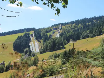 Blick zu den Sprungschanzen Oberwiesenthal