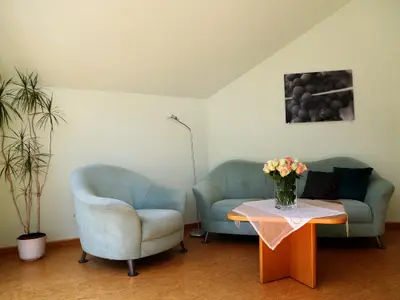 Fewo Riesling: Wohnraum mit Küche