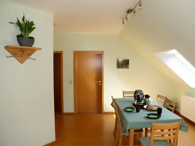 Fewo Riesling: Wohnraum mit Küche