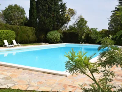 PoolOfHouse