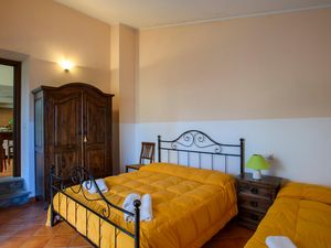 23723014-Ferienwohnung-7-Apecchio-300x225-3