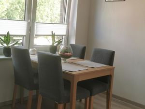 24047236-Ferienwohnung-4-Apen-300x225-4