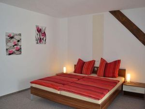 24047238-Ferienwohnung-4-Apen-300x225-2