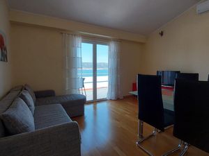 23033667-Ferienwohnung-4-Arbanija-300x225-5