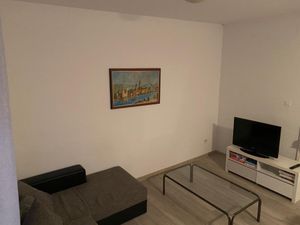 18323443-Ferienwohnung-8-Arbanija-300x225-2