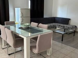 18323443-Ferienwohnung-8-Arbanija-300x225-3