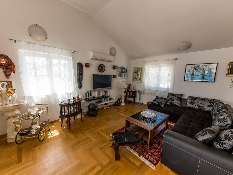 19367844-Ferienwohnung-4-Arbanija-800x600-1