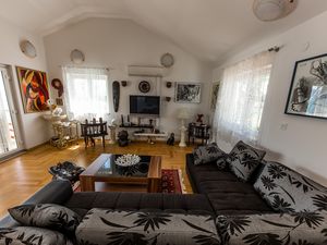 19367844-Ferienwohnung-4-Arbanija-300x225-4