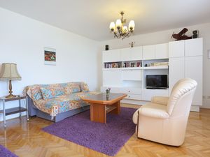 23018675-Ferienwohnung-6-Arbanija-300x225-2