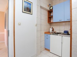 23110627-Ferienwohnung-2-Arbanija-300x225-3