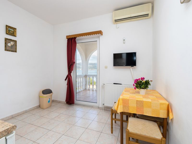 23389493-Ferienwohnung-4-Arbanija-800x600-2