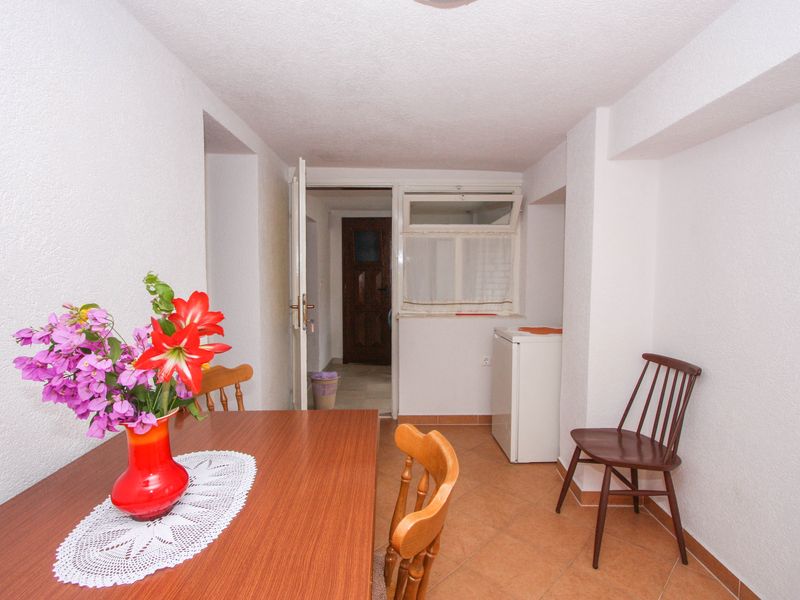 23932731-Ferienwohnung-3-Arbanija-800x600-2