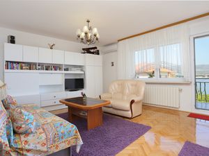 23933507-Ferienwohnung-6-Arbanija-300x225-1