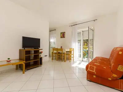 Ferienwohnung für 4 Personen (40 m²) in Arbanija 3/10