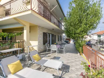 Ferienwohnung für 4 Personen (70 m²) in Arbanija 5/10