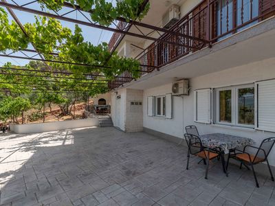 Ferienwohnung für 10 Personen (110 m²) in Arbanija 8/10